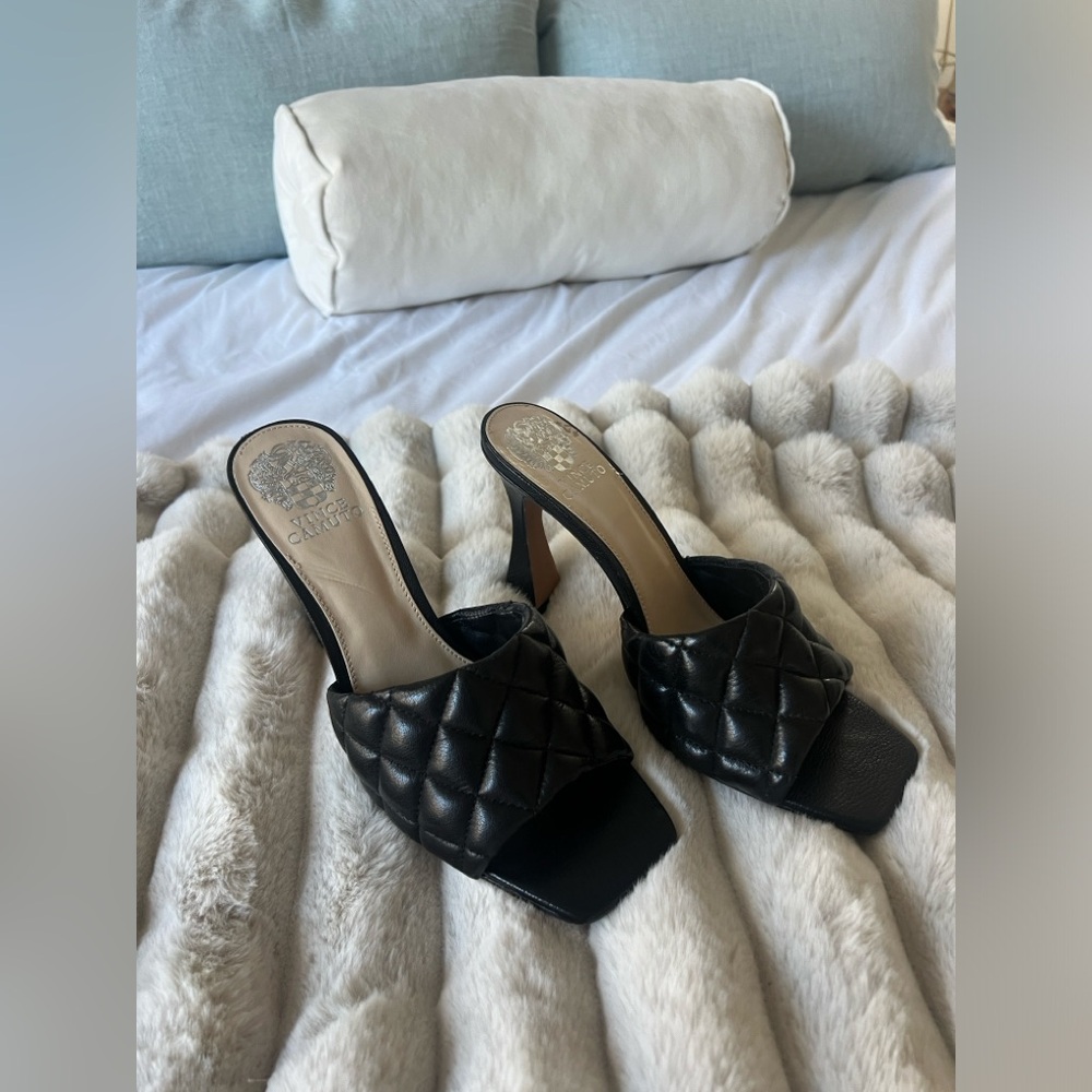 Vince Camuto leather puff heeled sandals size 9